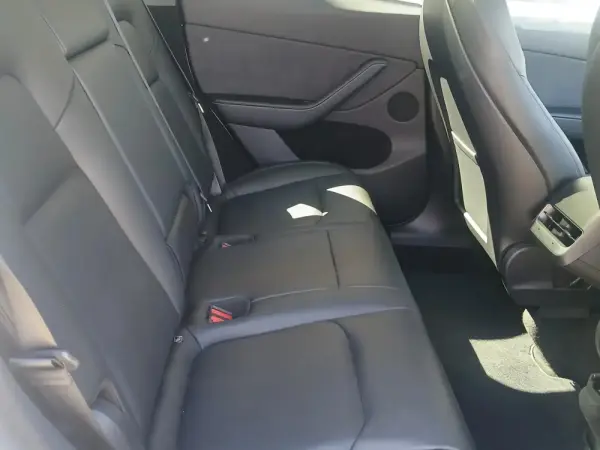 Tesla Model Y Performance Dual Motor AWD 15