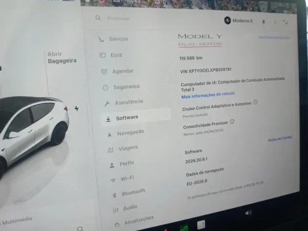 Tesla Model Y Performance Dual Motor AWD 29
