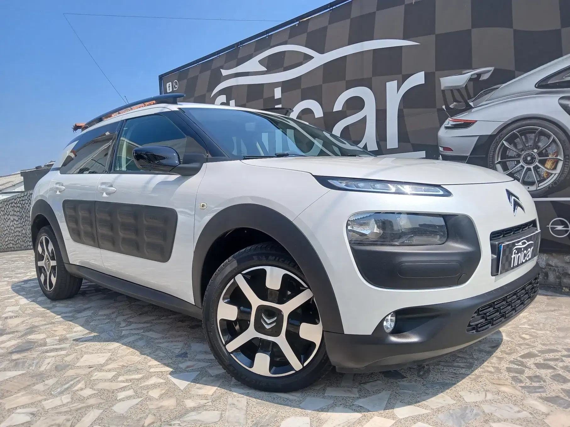 Citroen C4 Cactus Pure Tech e-THP 110 Stop&Start Shine 1