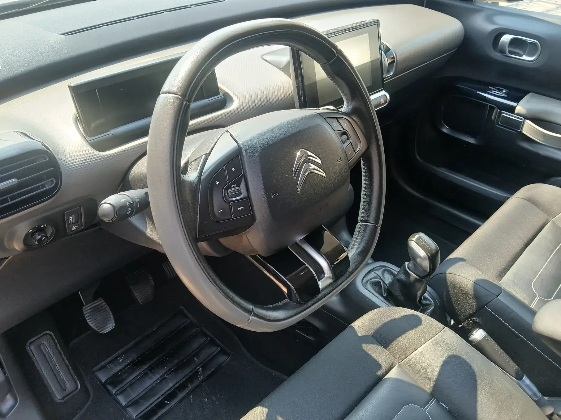Citroen C4 Cactus Pure Tech e-THP 110 Stop&Start Shine 17