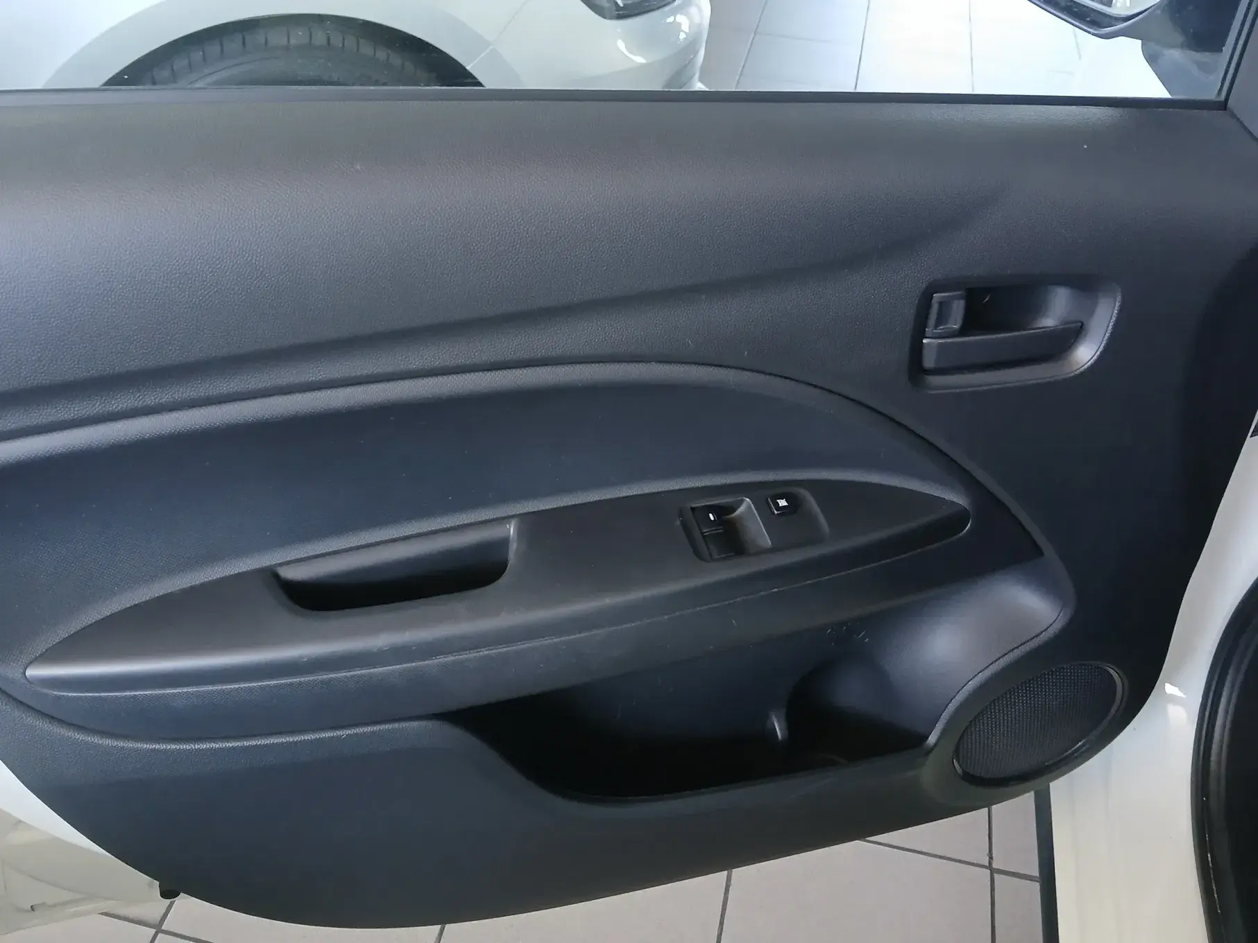 Mitsubishi Space Star 1.0 11