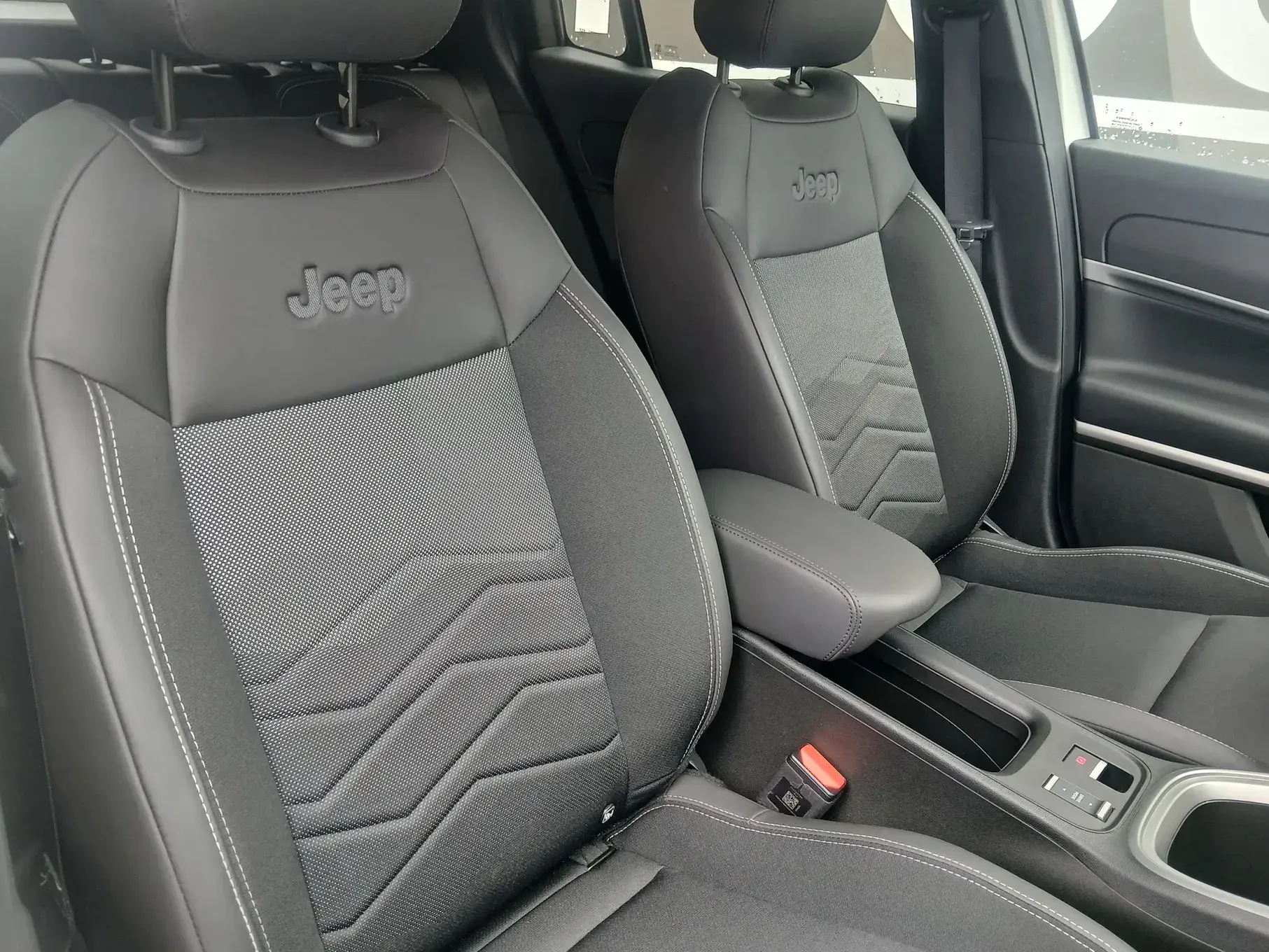 Jeep Avenger 1.2 e-Hybrid Summit DCT 9