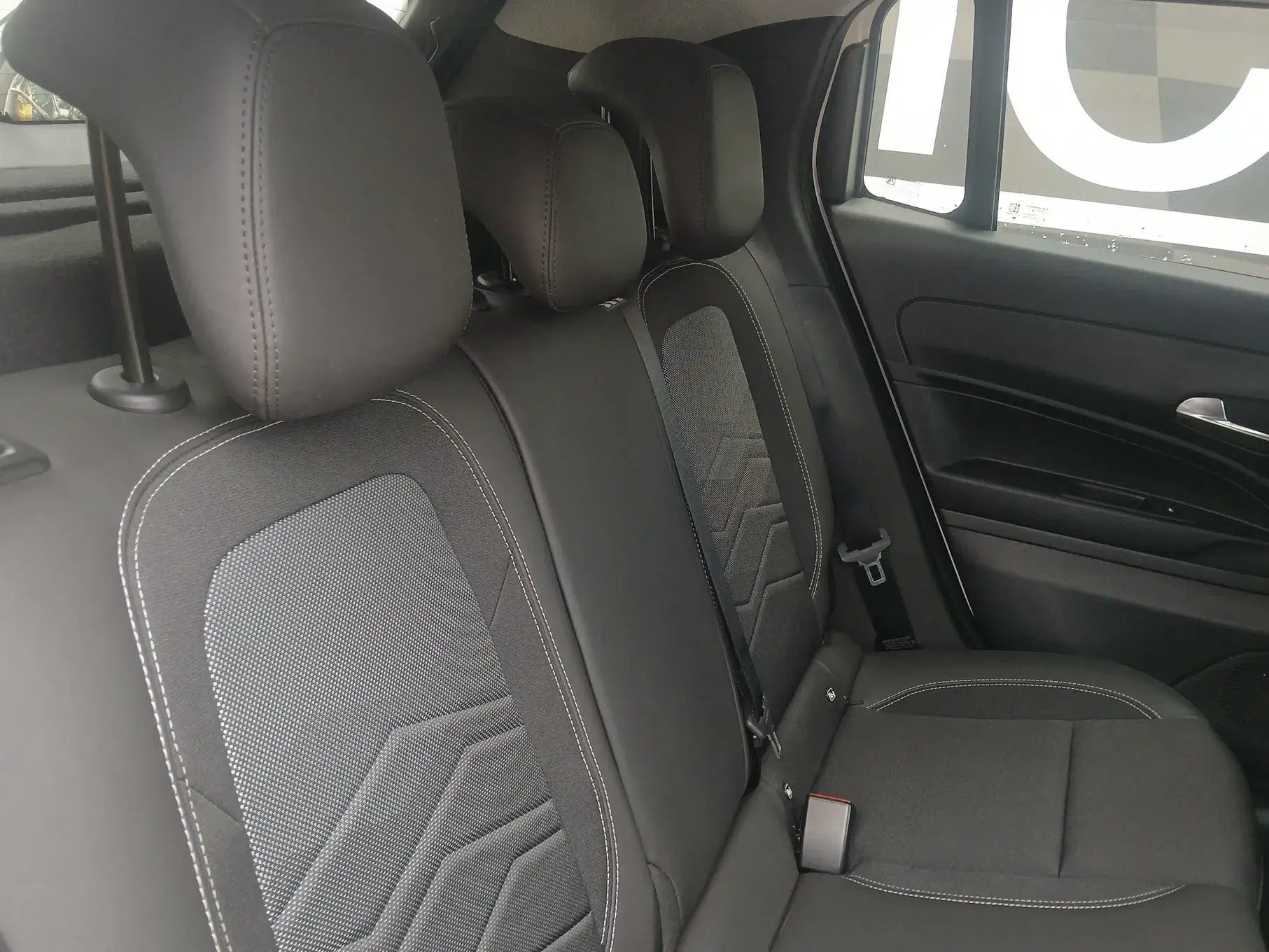 Jeep Avenger 1.2 e-Hybrid Summit DCT 15