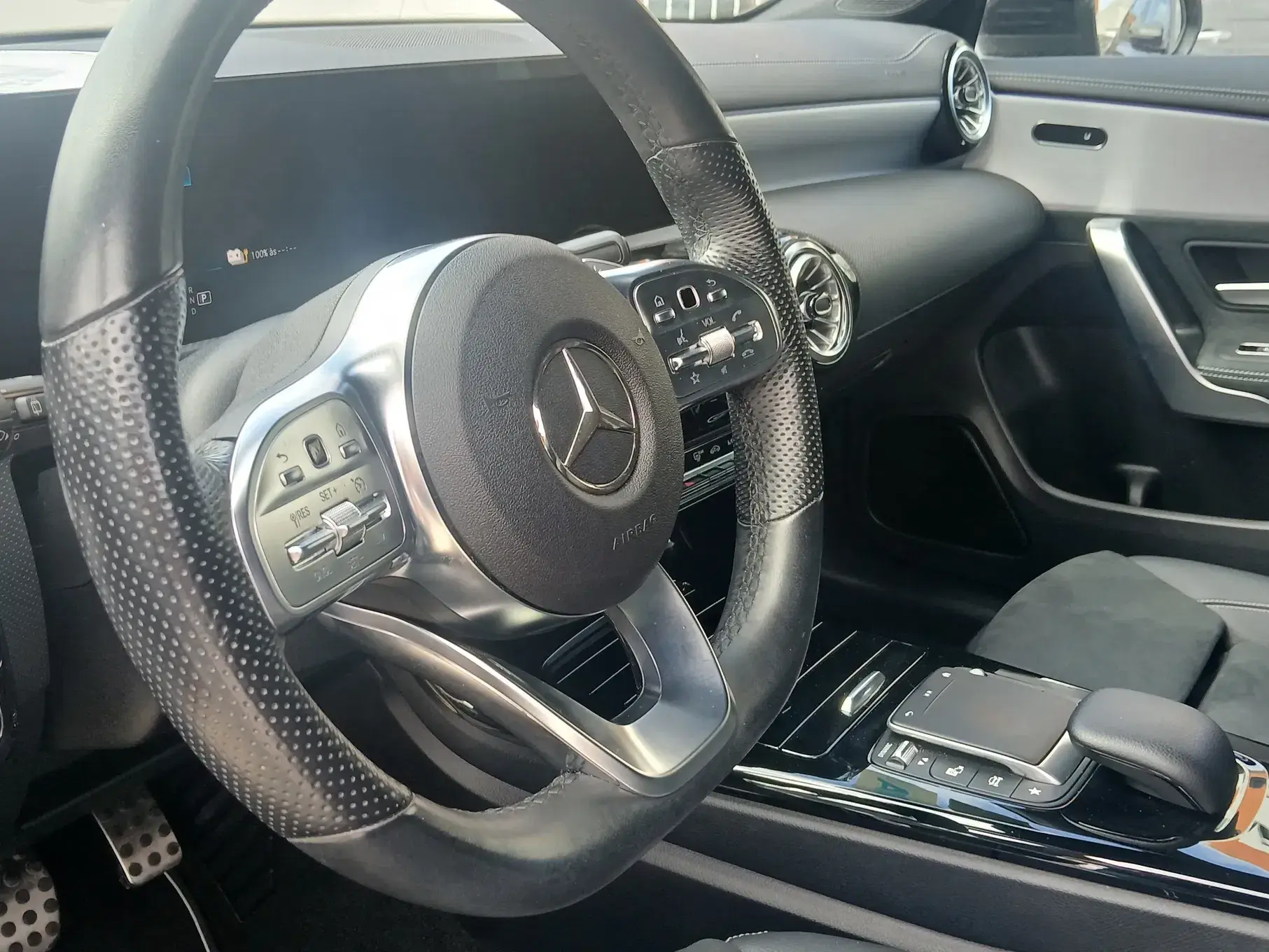 Mercedes-Benz CLA 250 e 8G-DCT Edition AMG Line 3