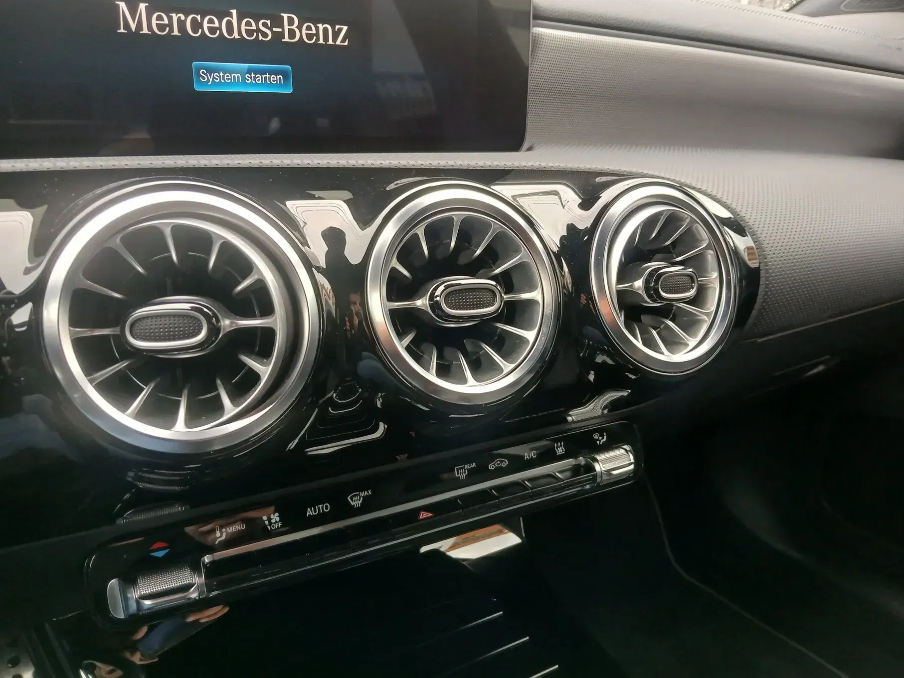 Mercedes-Benz CLA 250 e 8G-DCT Edition AMG Line 32