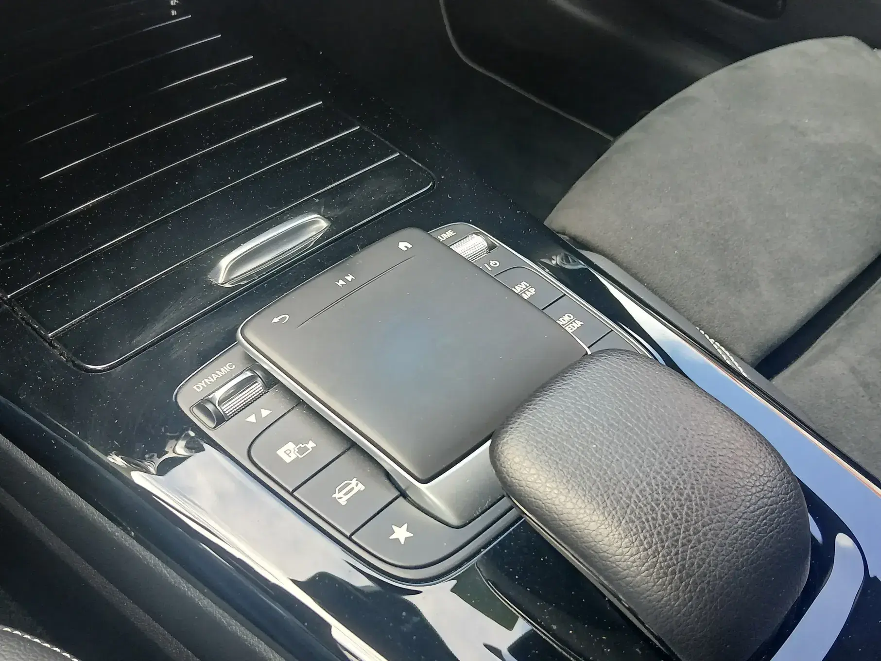 Mercedes-Benz CLA 250 e 8G-DCT Edition AMG Line 39