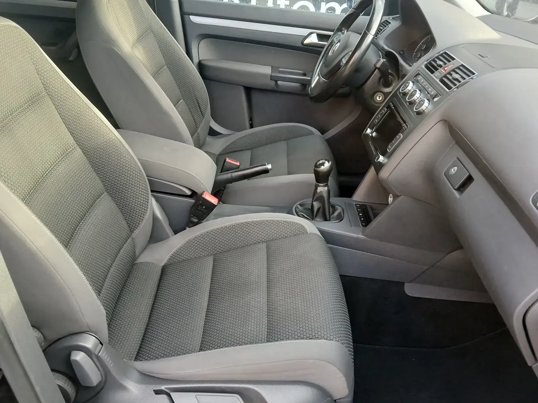 Volkswagen Touran 1.6 TDI Blue.Highine 7L 8