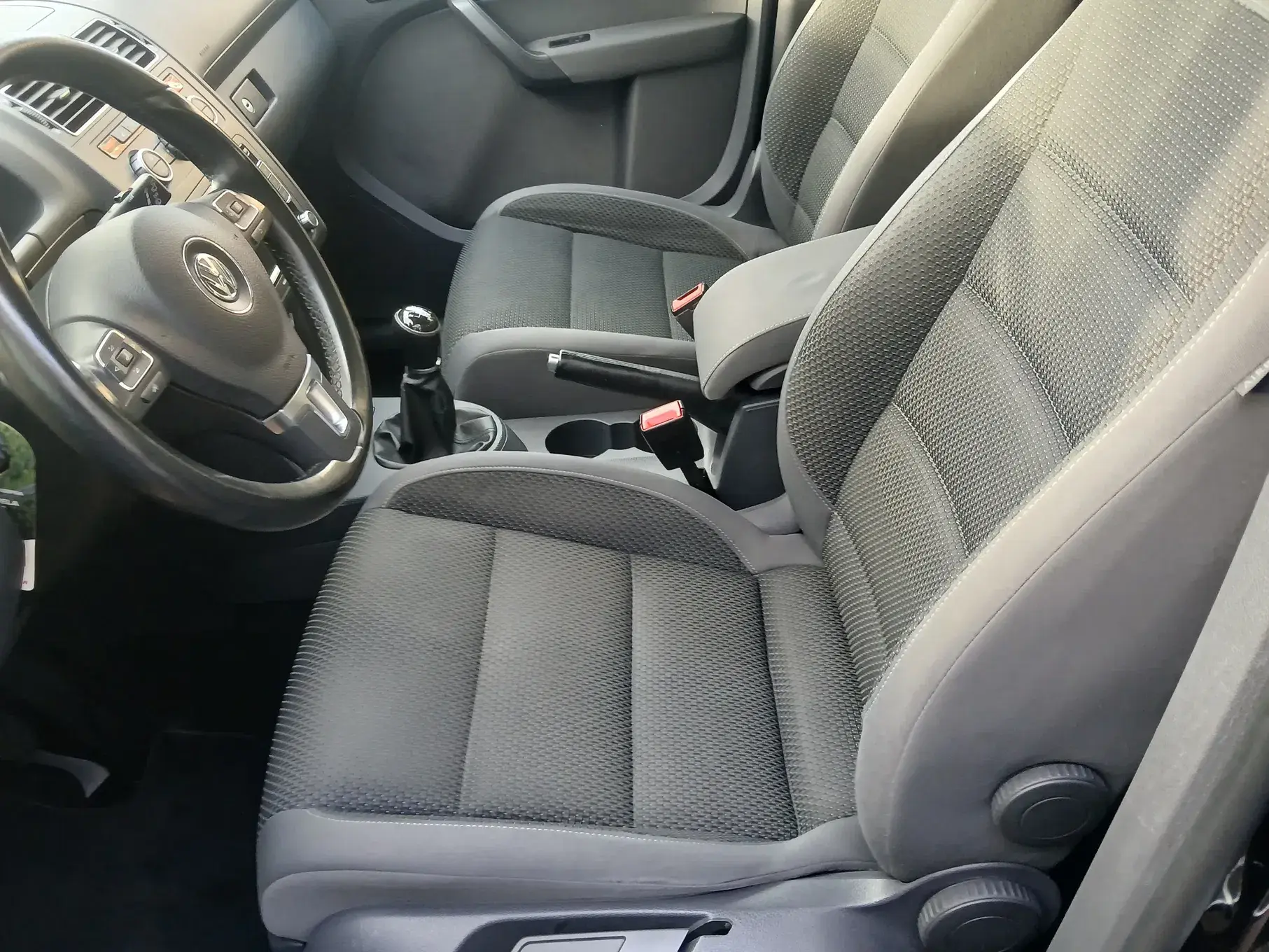 Volkswagen Touran 1.6 TDI Blue.Highine 7L 7