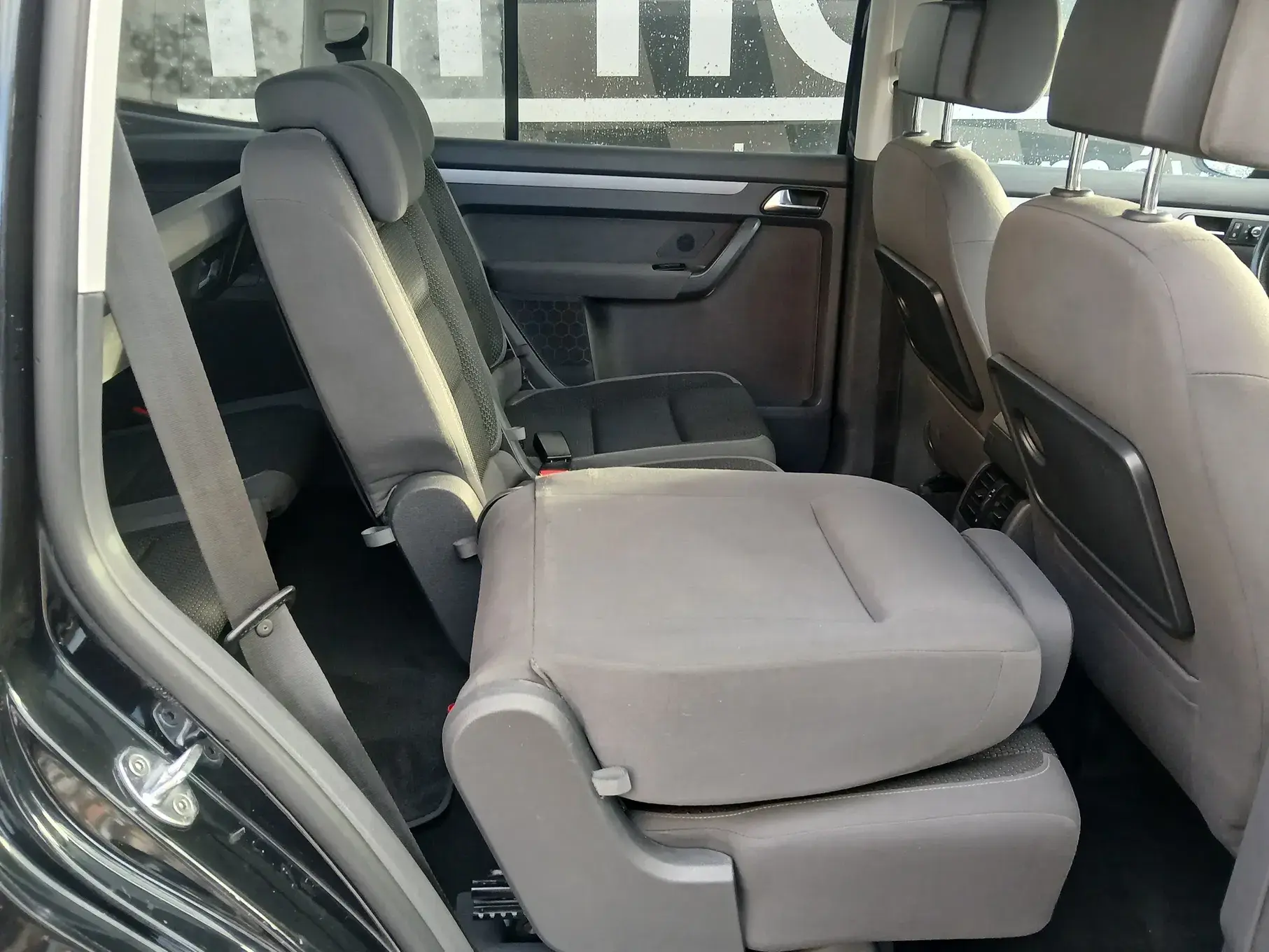 Volkswagen Touran 1.6 TDI Blue.Highine 7L 14