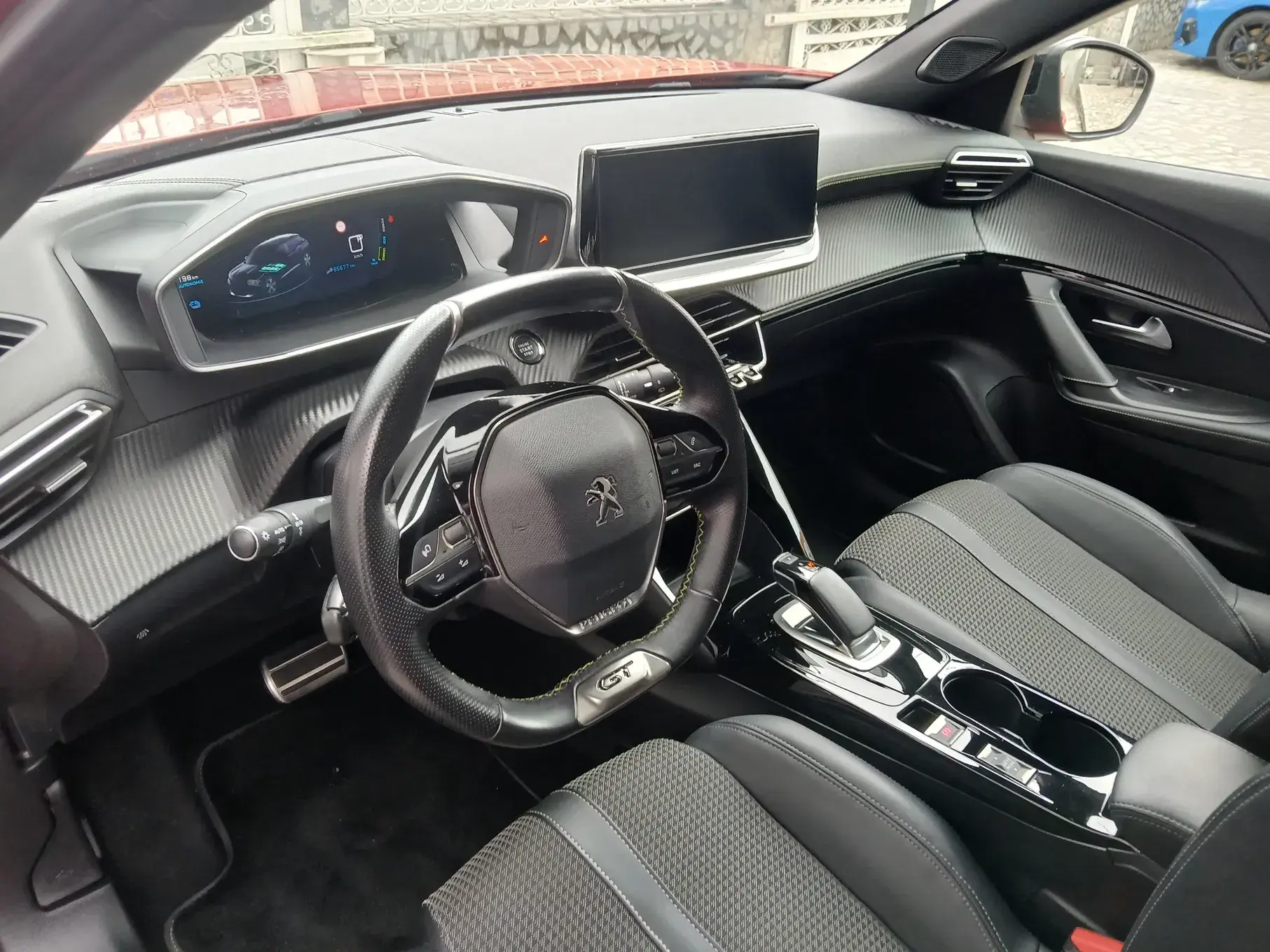 Peugeot e-2008 GT 7