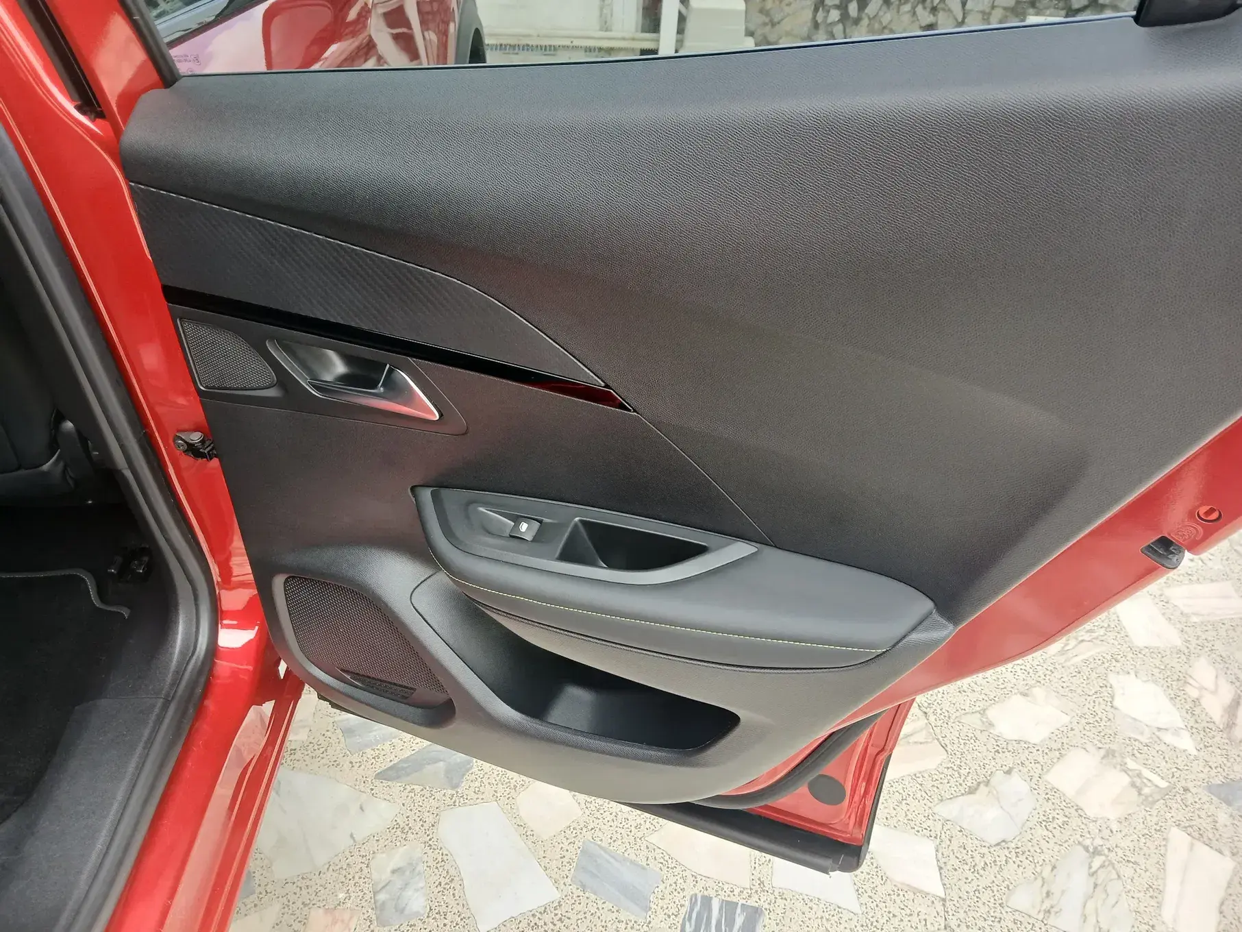 Peugeot e-2008 GT 22