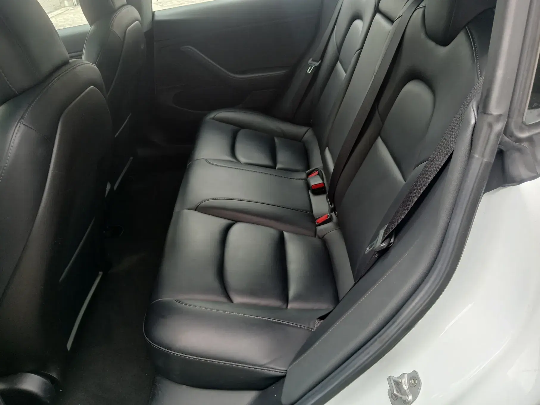 Tesla Model 3 Outro 14