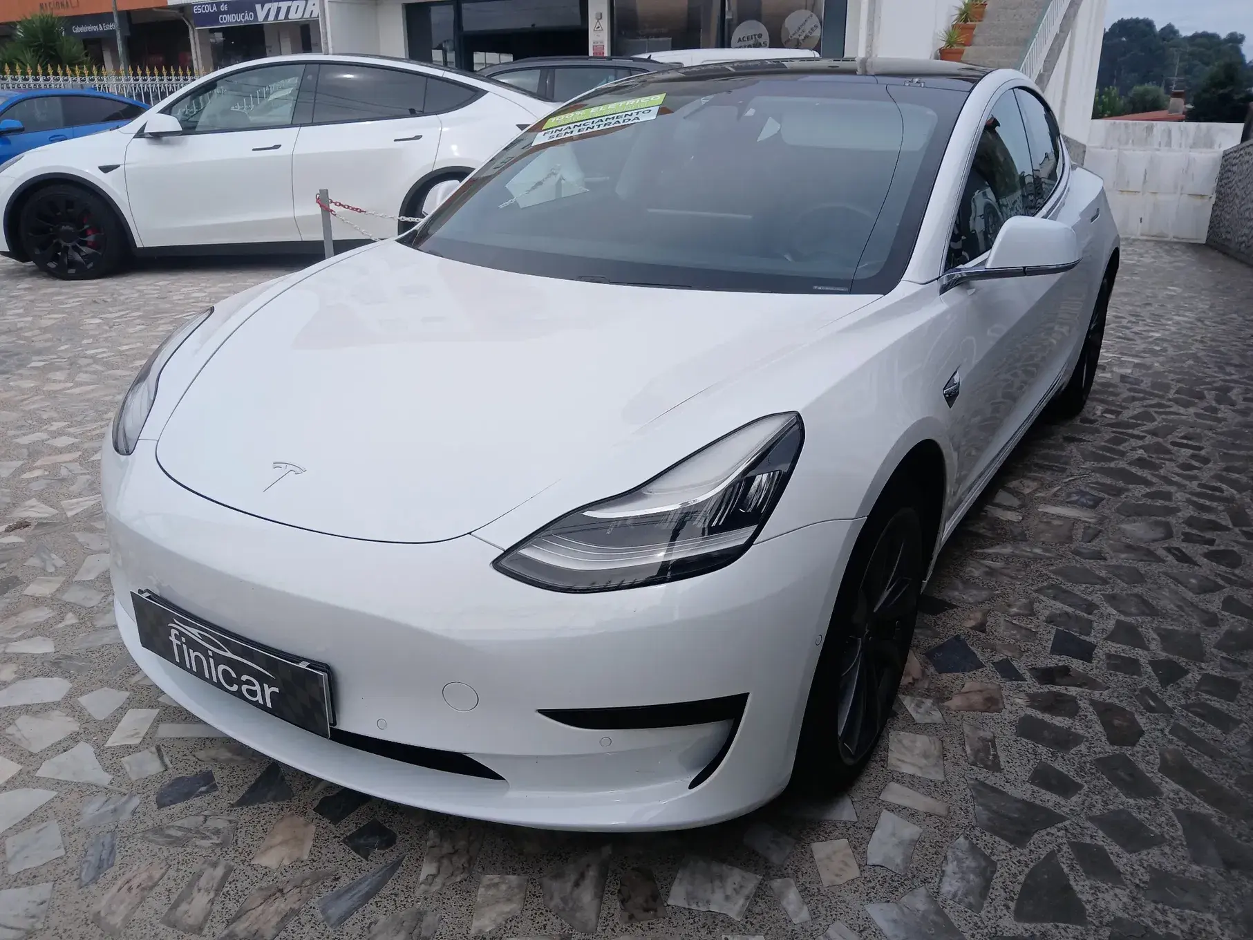 Tesla Model 3 Outro 25