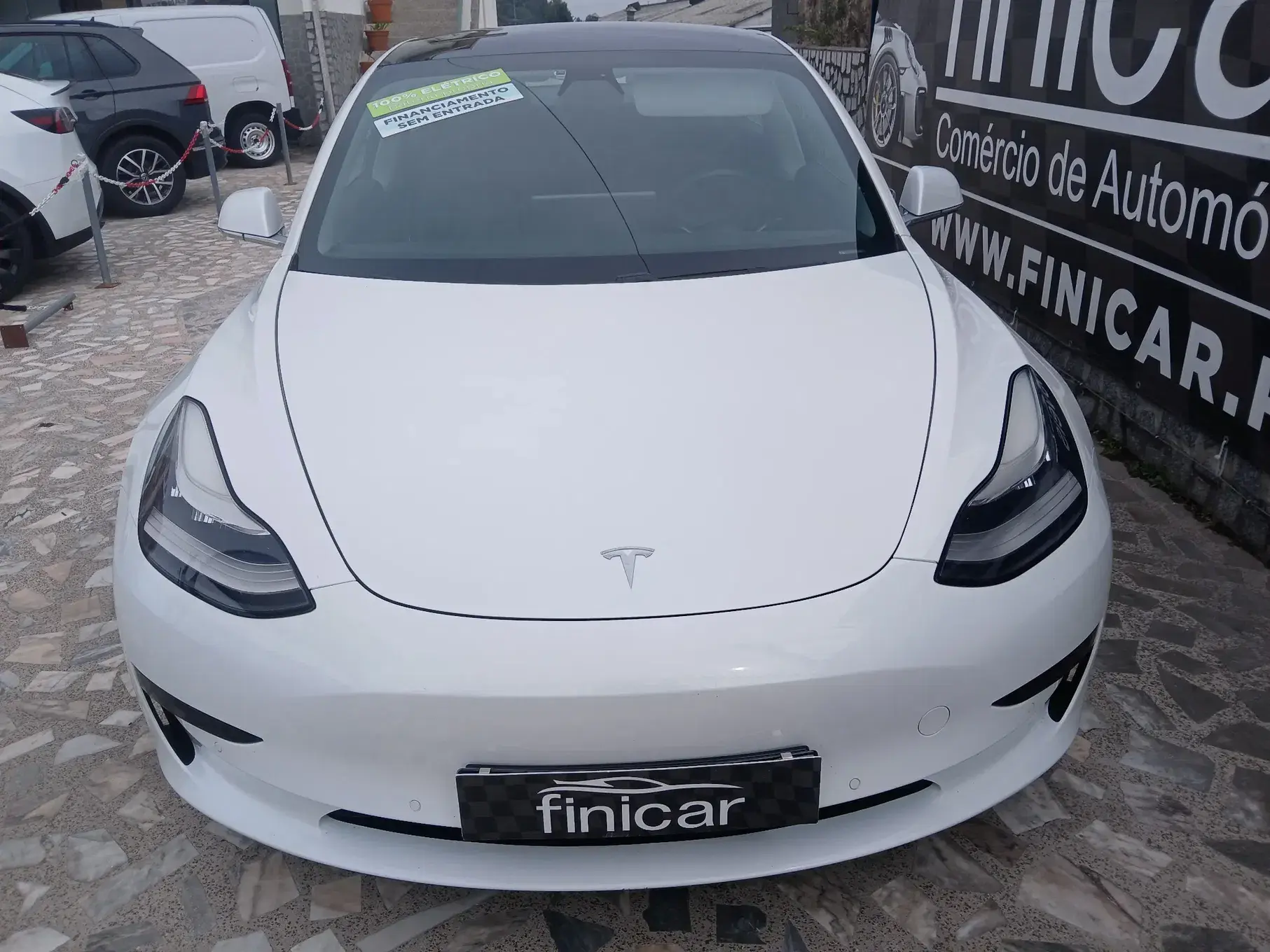 Tesla Model 3 Outro 23