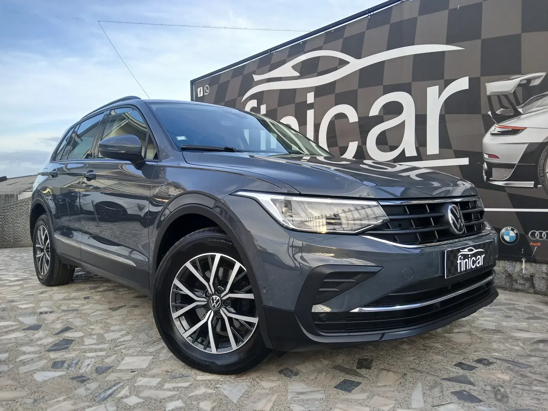 Volkswagen Tiguan 2.0 TDI Confortline DSG 1