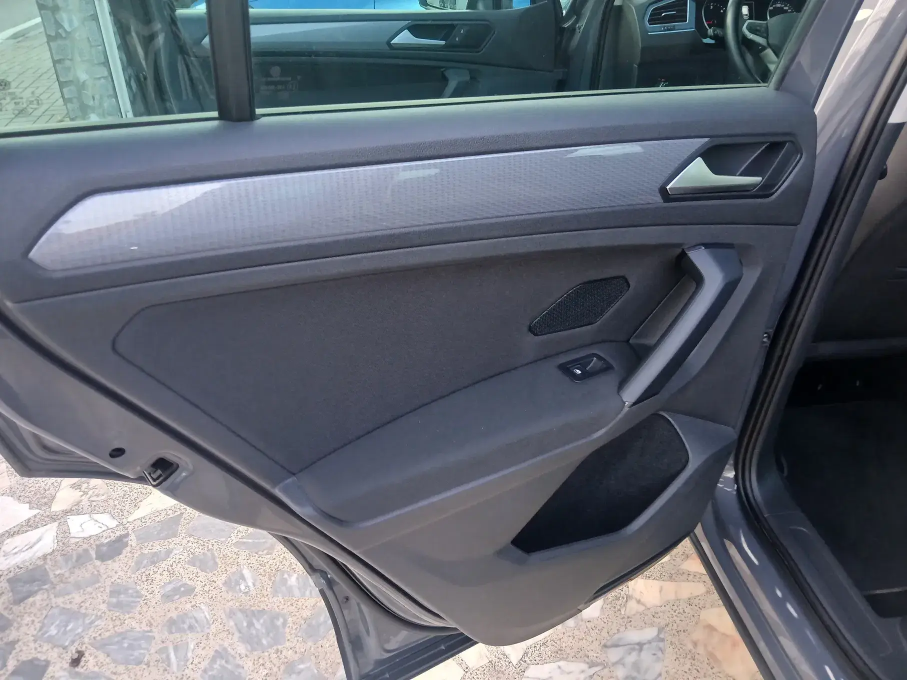 Volkswagen Tiguan 2.0 TDI Confortline DSG 16