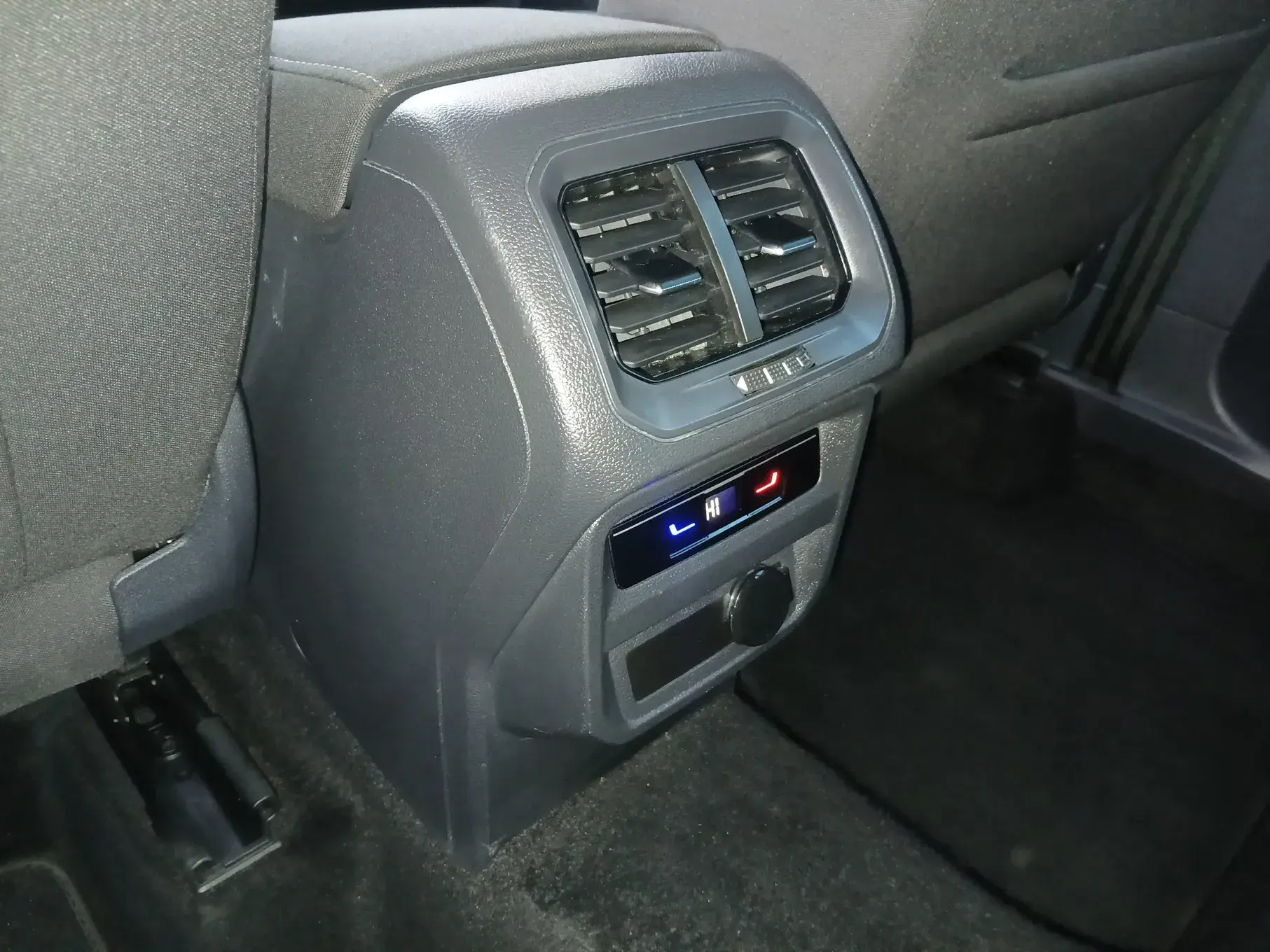 Volkswagen Tiguan 2.0 TDI Confortline DSG 21