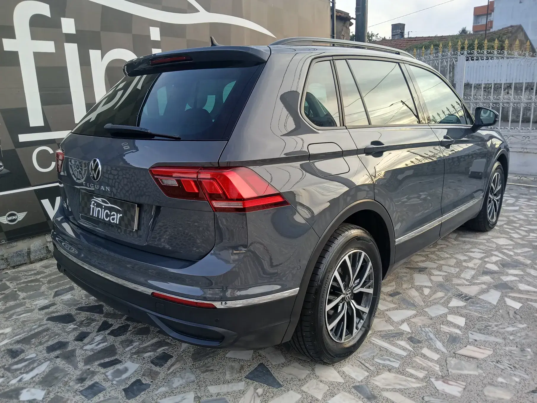 Volkswagen Tiguan 2.0 TDI Confortline DSG 32