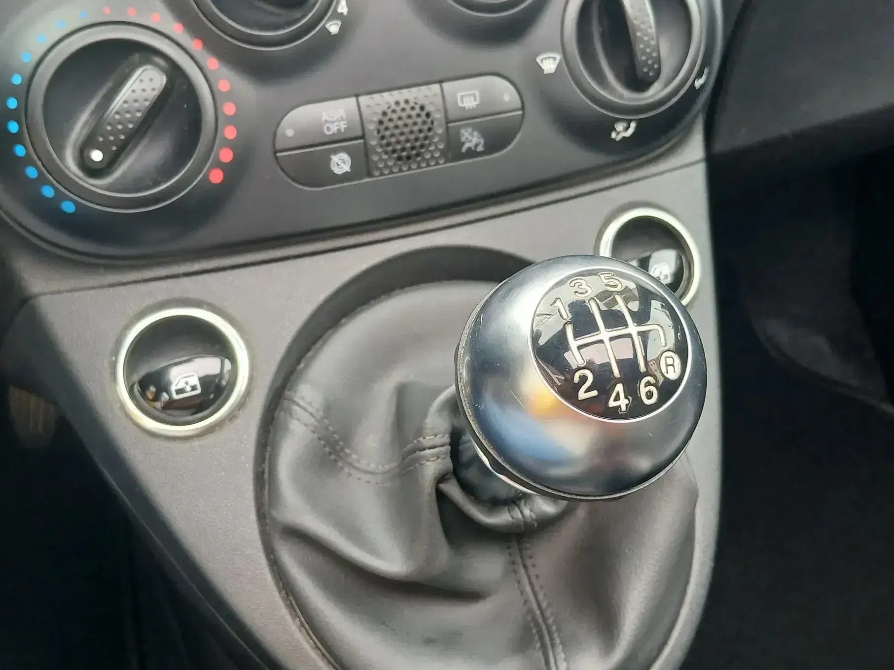 Fiat 500 1.0 Hybrid Connect 17