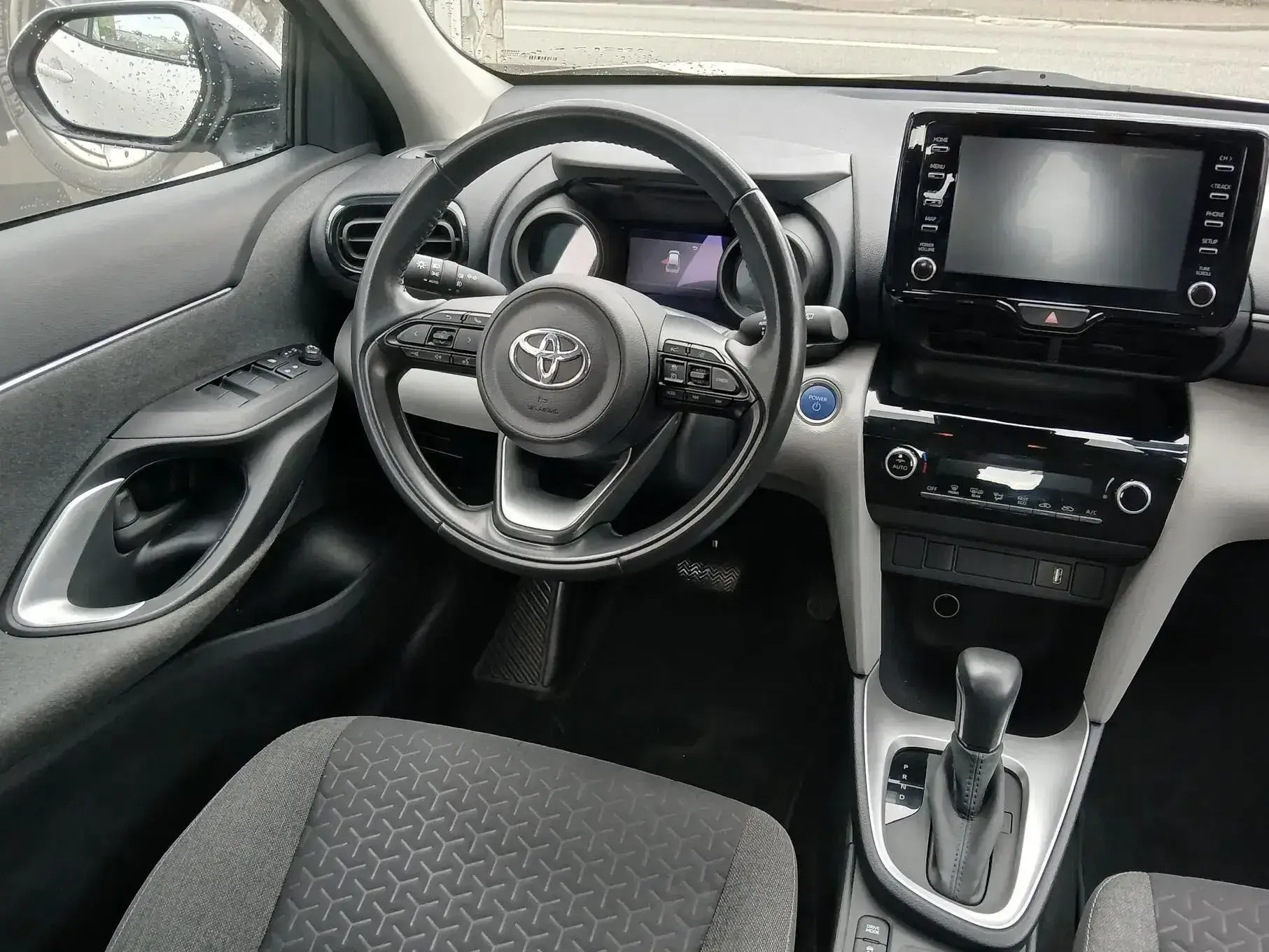Toyota Yaris Cross 1.5 HDF Comfort Plus 6