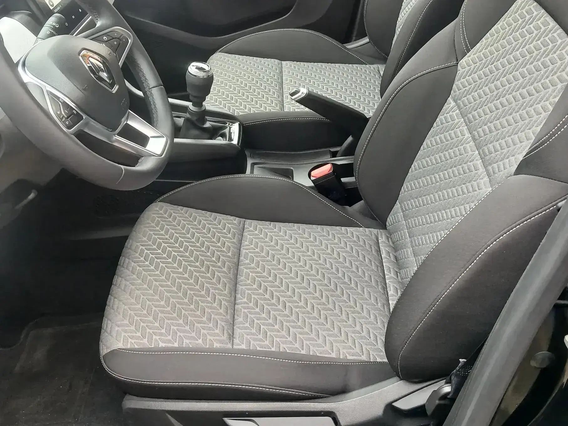 Renault Clio Outro 9