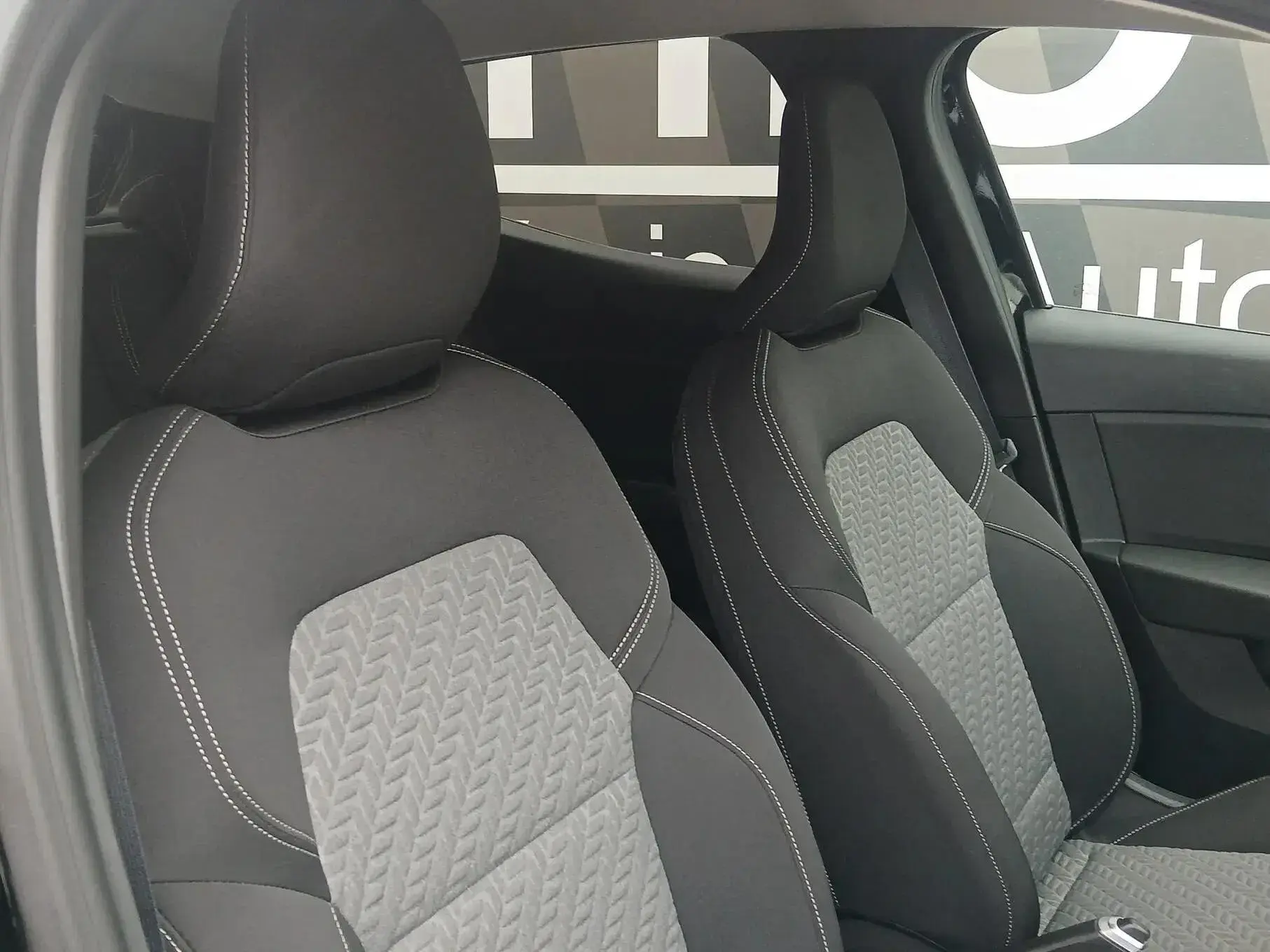 Renault Clio Outro 11