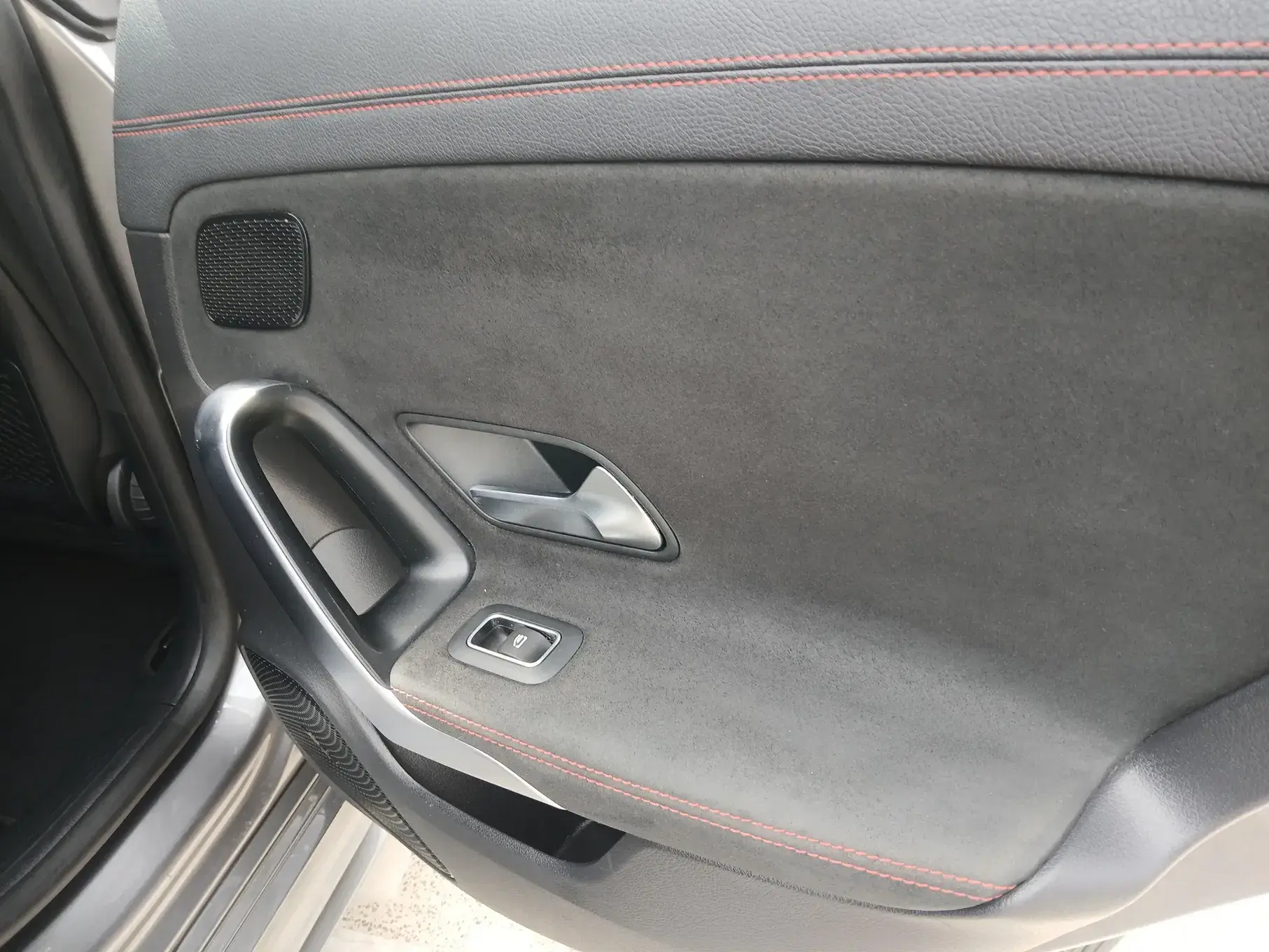 Mercedes-Benz CLA 180 d Shooting Brake AMG Line Aut. 17