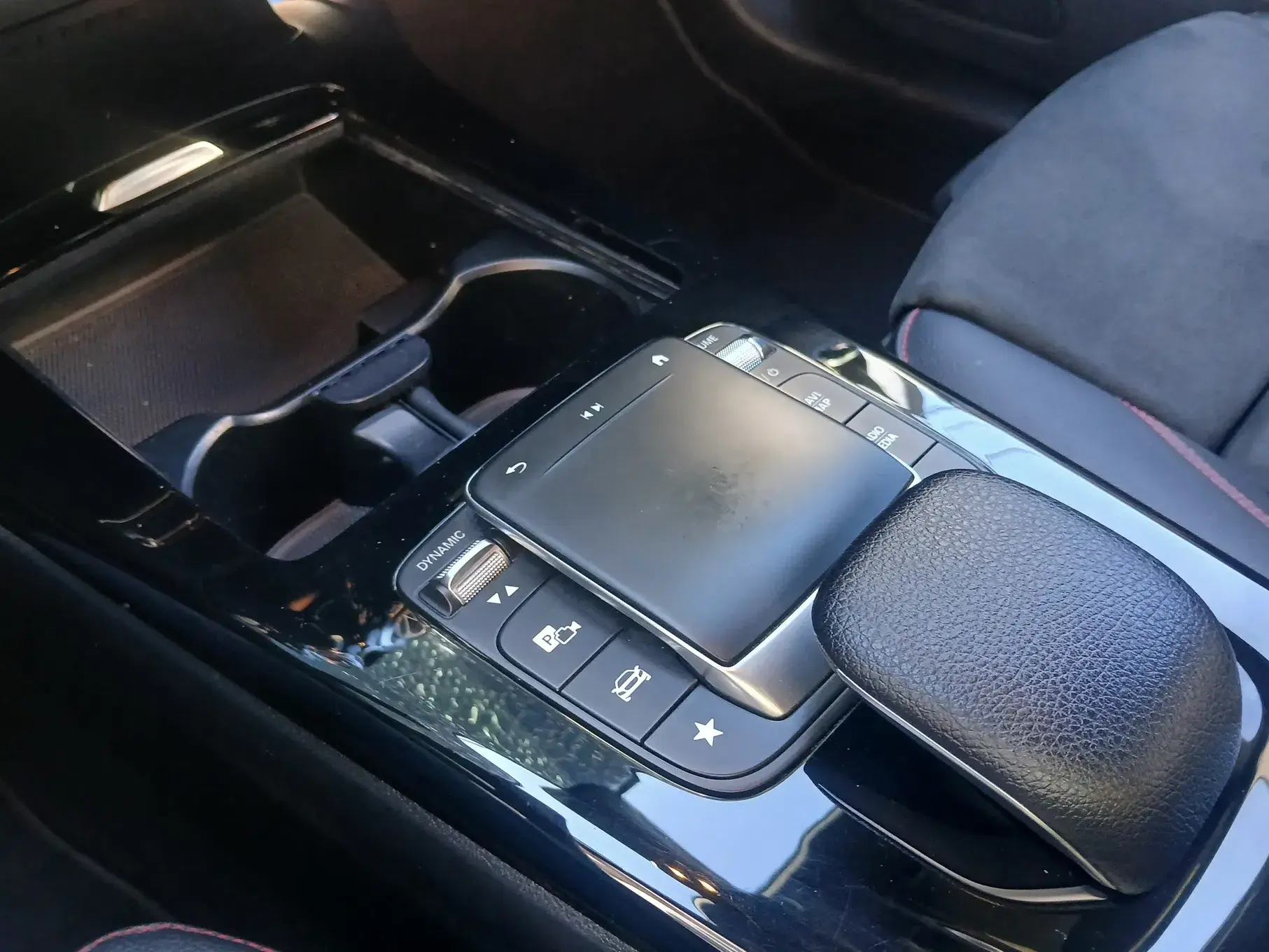 Mercedes-Benz CLA 180 d Shooting Brake AMG Line Aut. 28