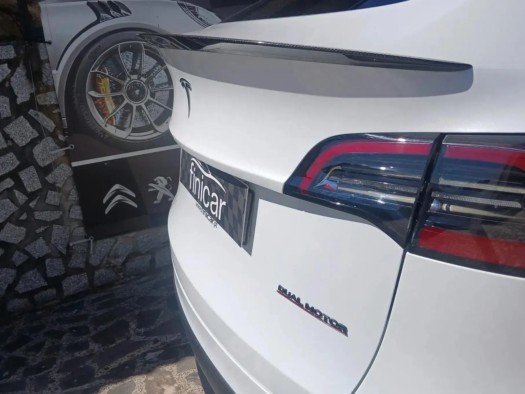 Tesla Model Y Performance Dual Motor AWD 2