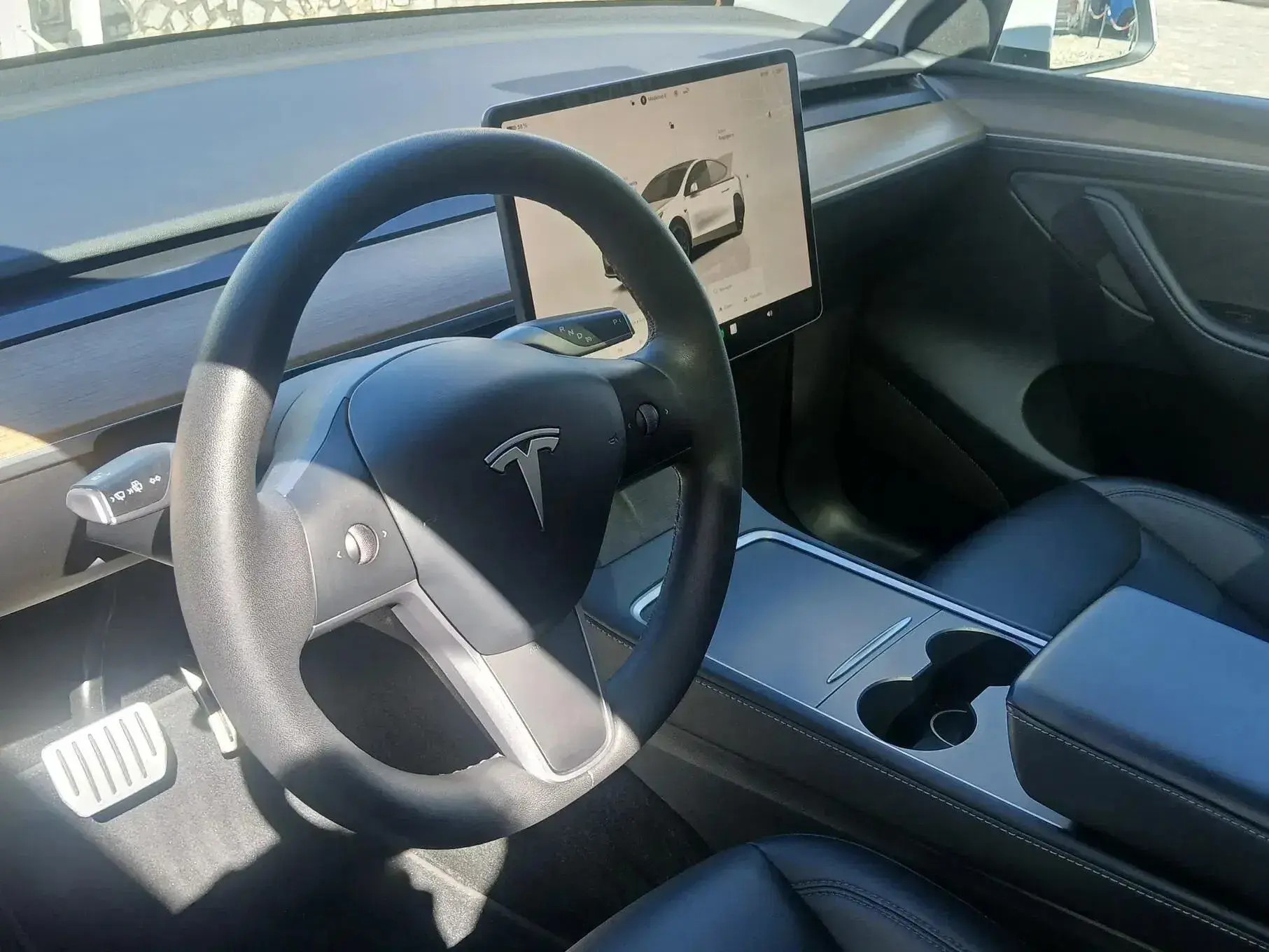Tesla Model Y Performance Dual Motor AWD 6