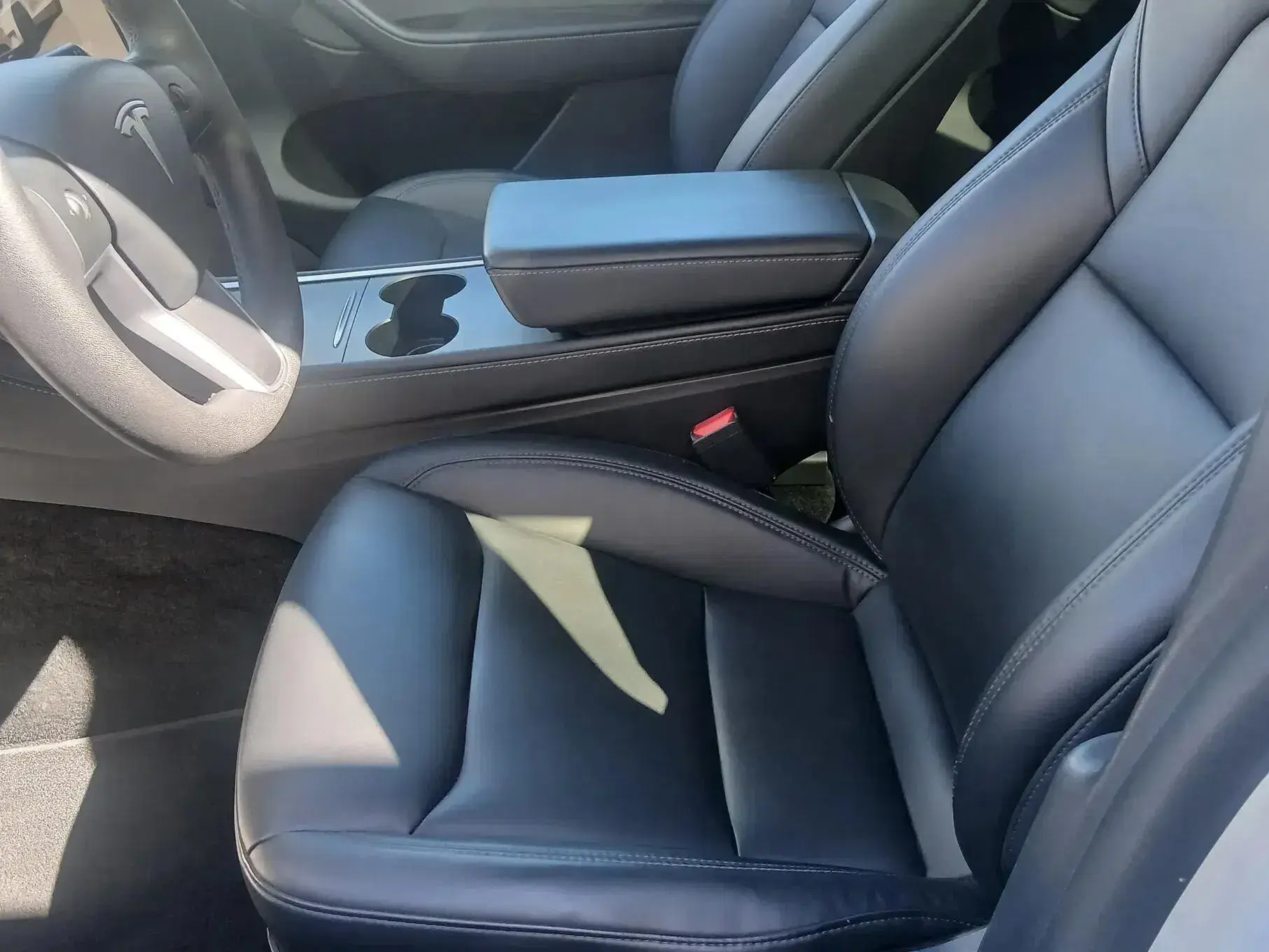 Tesla Model Y Performance Dual Motor AWD 7