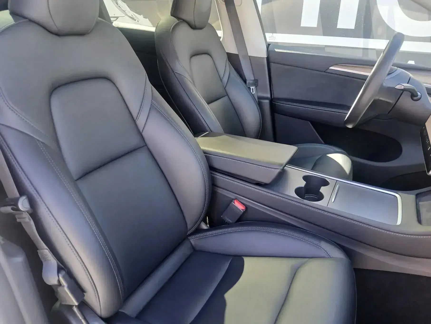 Tesla Model Y Performance Dual Motor AWD 13