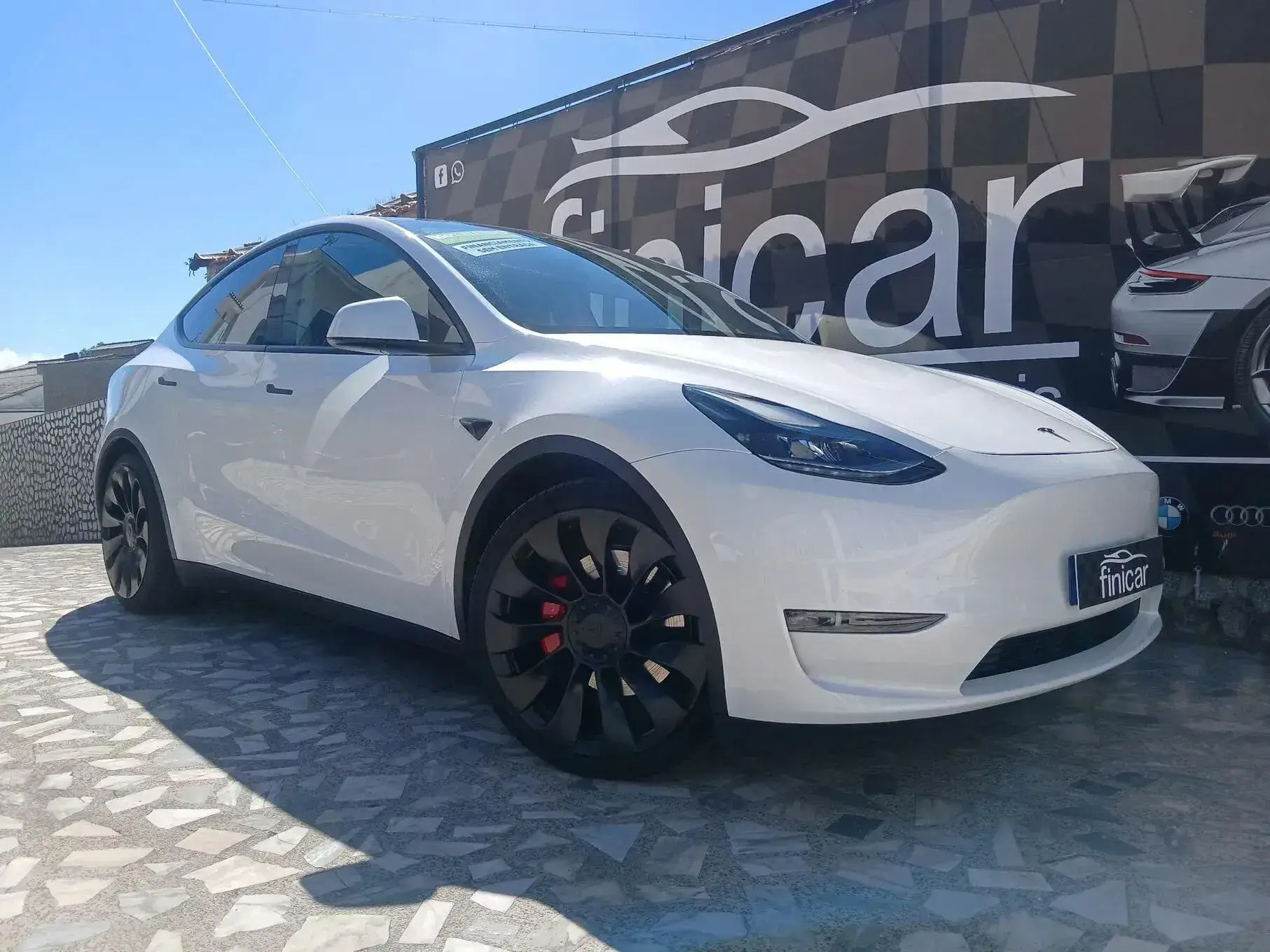 Tesla Model Y Performance Dual Motor AWD 12
