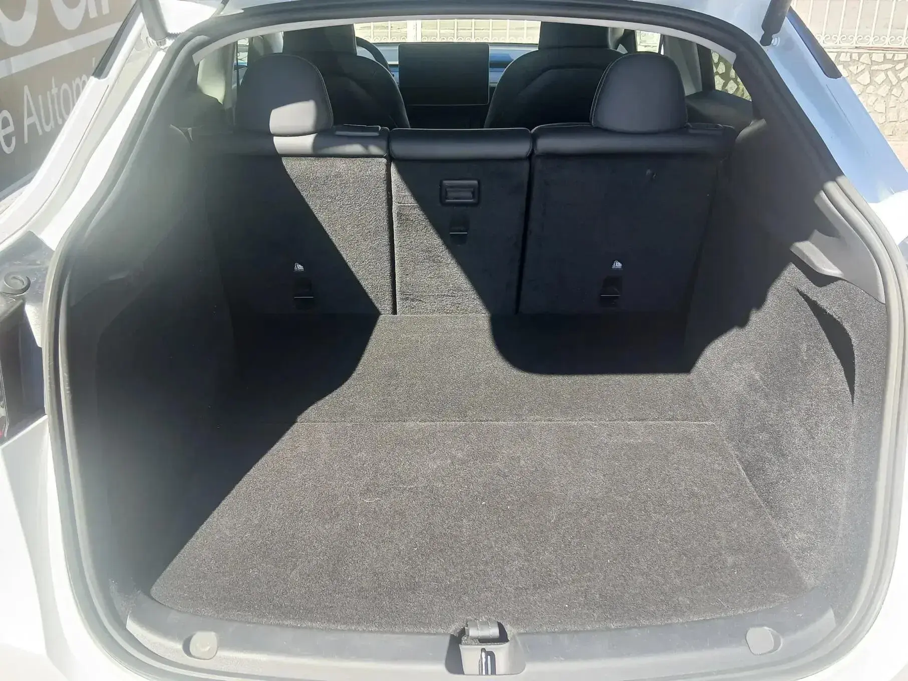 Tesla Model Y Performance Dual Motor AWD 31