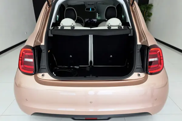 Fiat 500e 42kWh la Prima (by Bocelli) 11