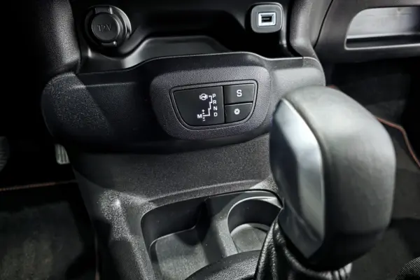 Citroën C4 Cactus Pure Tech 110 Stop&Start EAT6 Shine 23