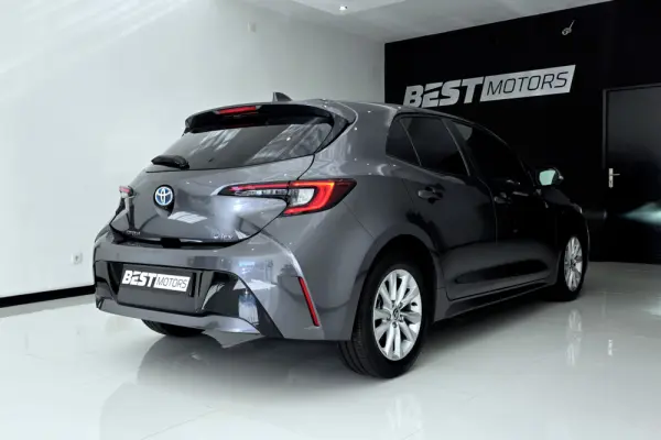 Toyota Corolla 1.8 Hybrid Comfort Plus 5
