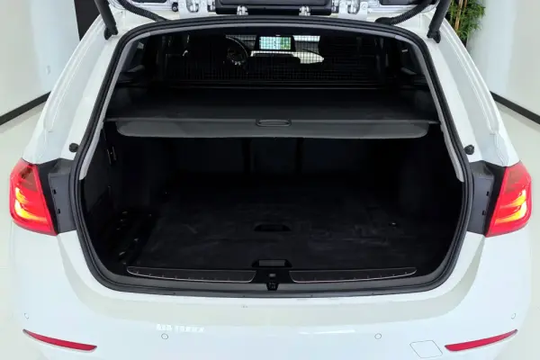 BMW 318 d Touring 11