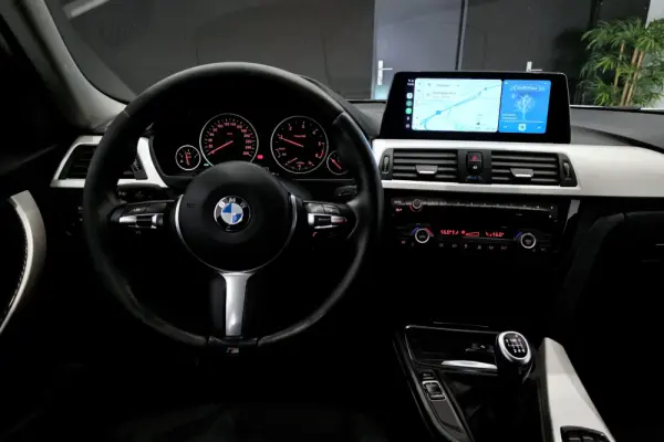 BMW 318 d Touring 14