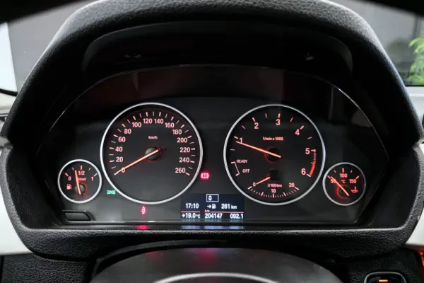 BMW 318 d Touring 19