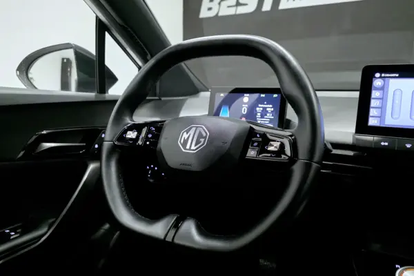 MG MG4 64 kWh Comfort 14