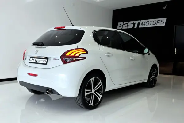 Peugeot 208 1.2 PureTech GT Line 5