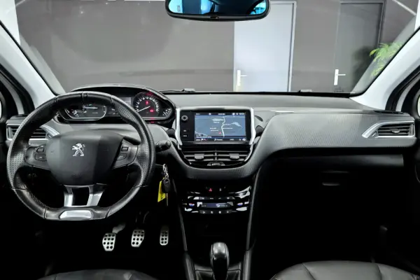 Peugeot 208 1.2 PureTech GT Line 7