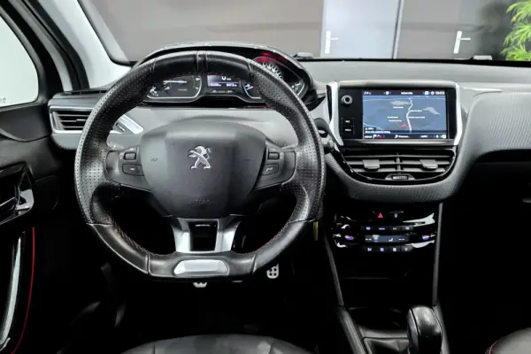 Peugeot 208 1.2 PureTech GT Line 14