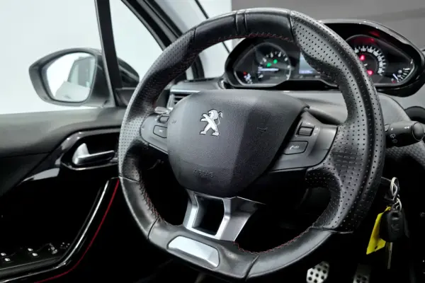 Peugeot 208 1.2 PureTech GT Line 15
