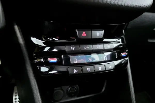 Peugeot 208 1.2 PureTech GT Line 21