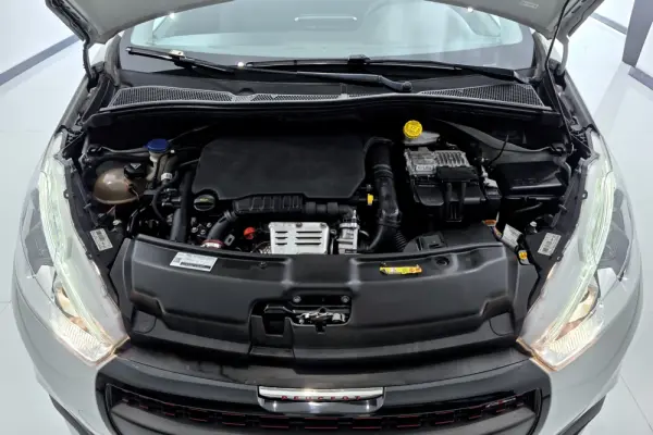 Peugeot 208 1.2 PureTech GT Line 29