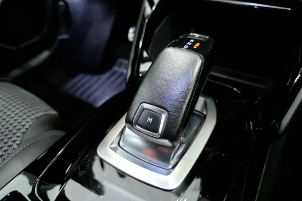 Peugeot 208 1.2 PureTech GT Line EAT8 22