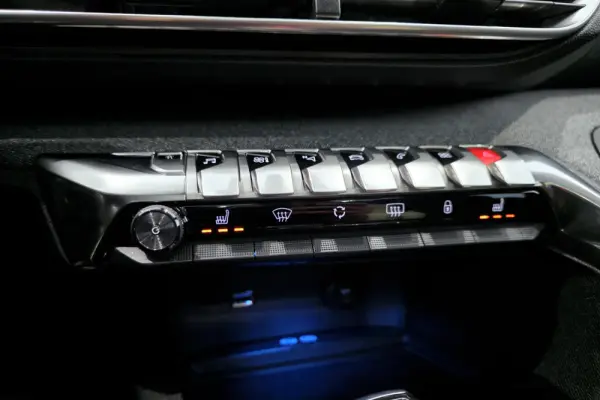 Peugeot 3008 1.5 BlueHDi GT Line EAT8 26