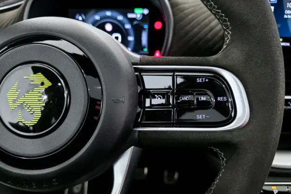 Abarth 500e C Scorpionissima 15